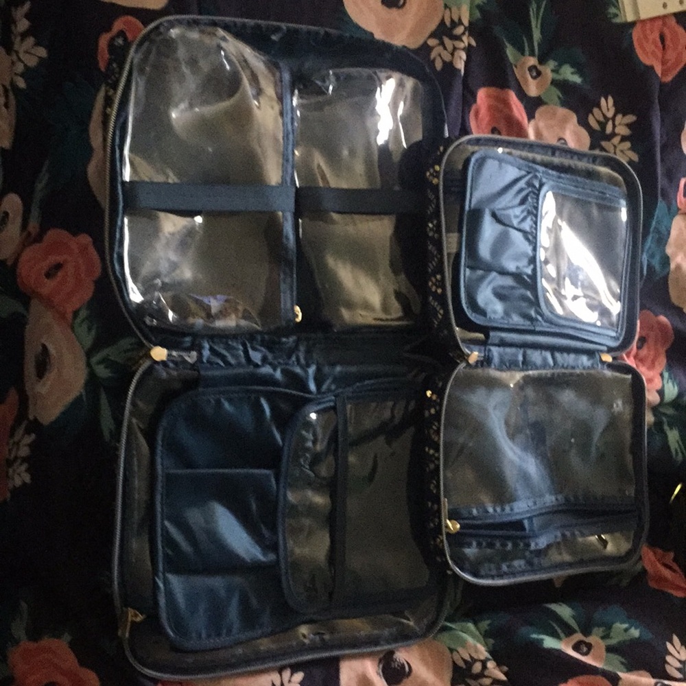 Makeup bag - Picture 2 of 4